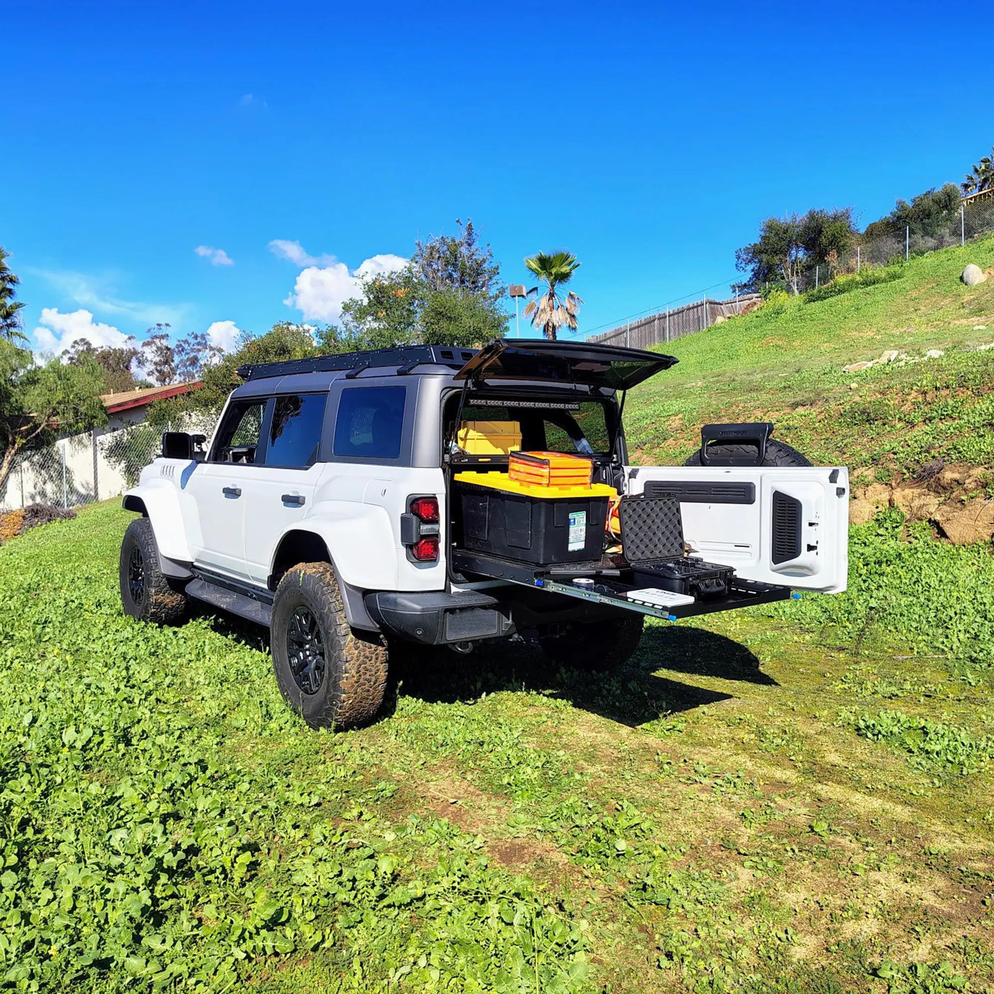【Presale-Arriving on 1st Feb.】Broaddict TrailDeck Slide Out Tailgate Drawer for Daily Storage, Camping, Overlanding